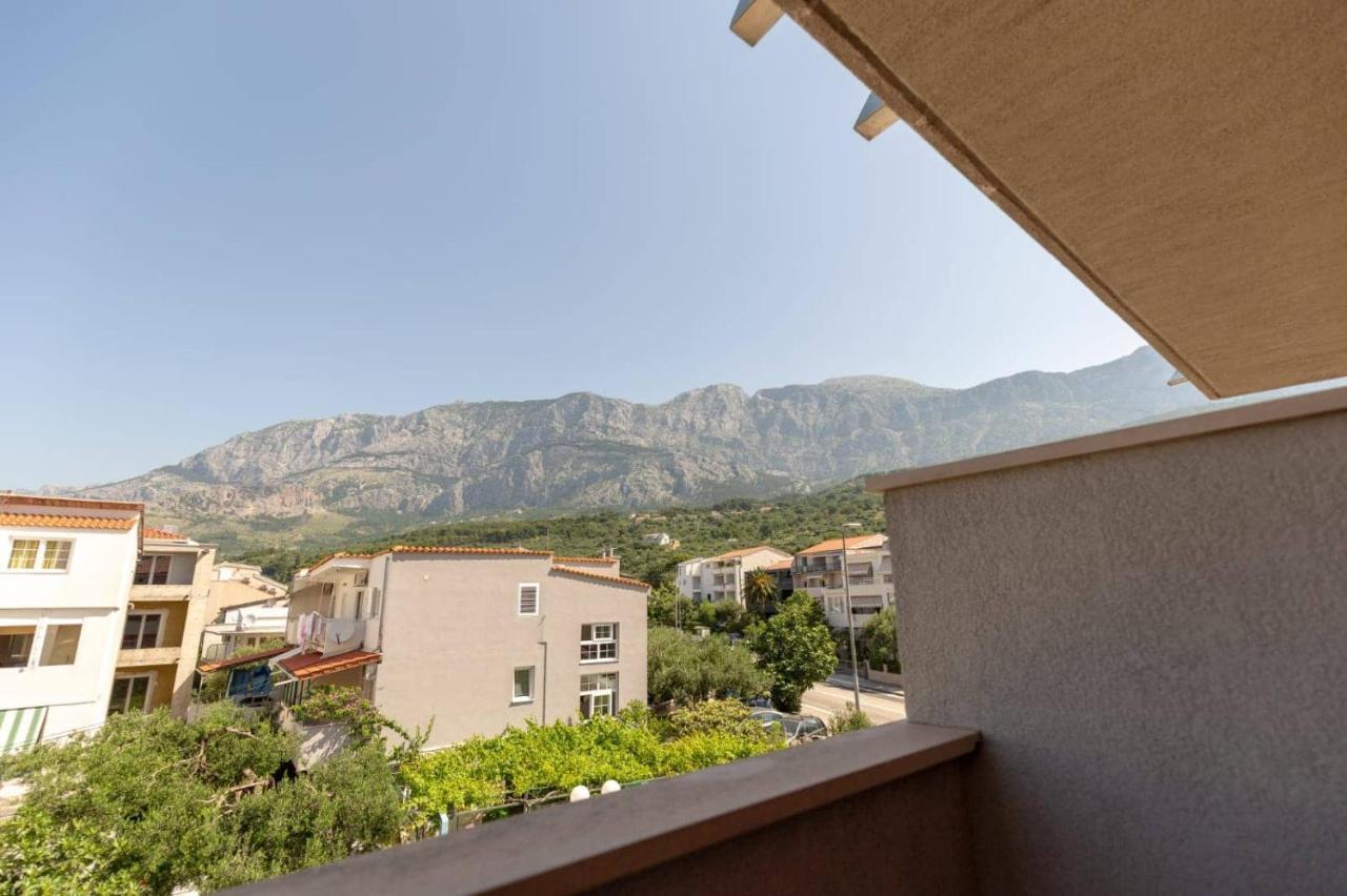 Apartments Elena Tucepi Exterior photo